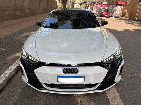 AUDI RS E-TRON GT ELÉTRICO QUATTRO AUDI RS E-TRON GT ELÉTRICO QUATTRO